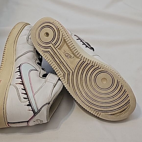 Nike high top Air Forces, men’s 9.5 - Picture 8 of 11